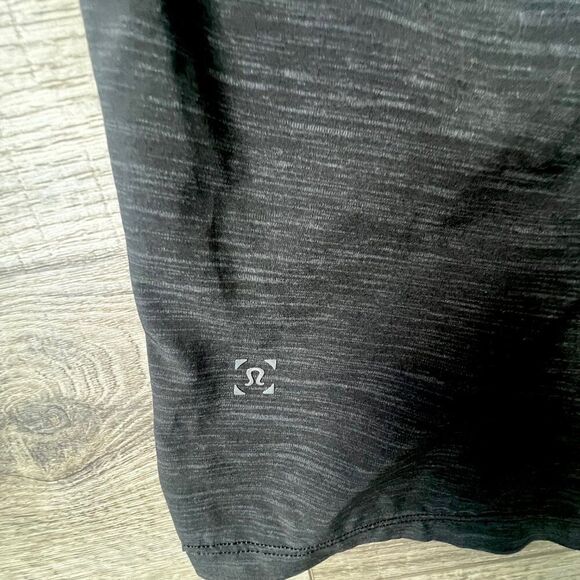 Lululemon Mens Active Performance Stretchy Shorts Zipper Pockets Training Gym - Picture 12 of 13